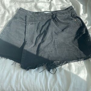 Black skort